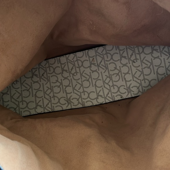 Calvin Klein Saffiano leather bag - Picture 5 of 7